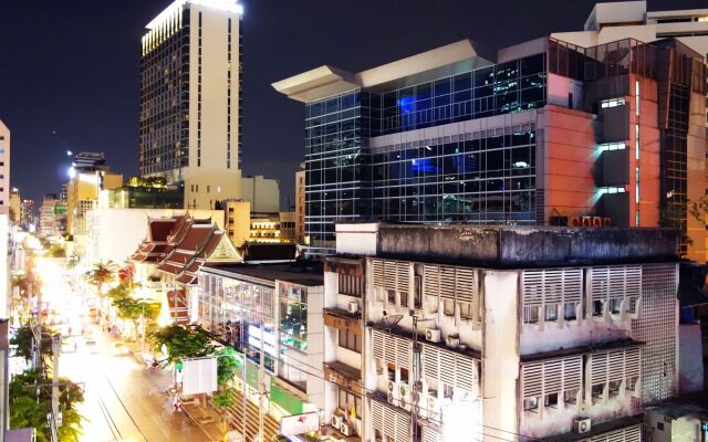 Отель The Bavana Surawong Bangkok Бангкок вид на фасад