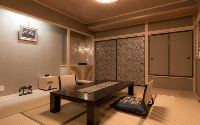 Atami Onsen Sakuraya Ryokan