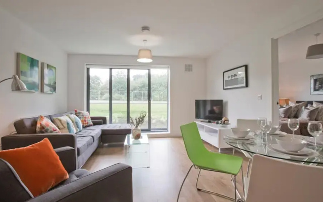 Modern Apartment Close to Airport