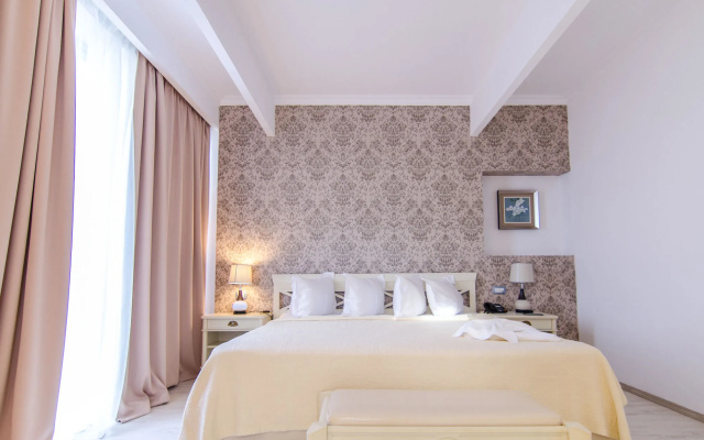 Phoenicia Luxury Hotel