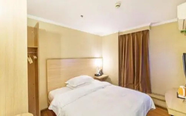 Ibis Chongqing Ranjiaba Hotel