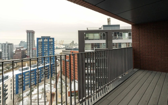 Superb 2BD Flat With Breathtaking Views!