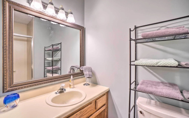 Branson West Condo Rental w/ Pool Access!