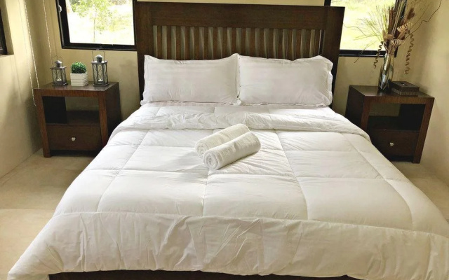 Shalom Hotel