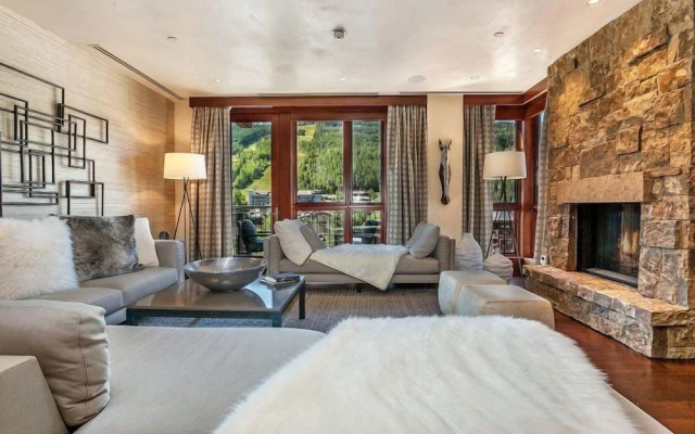 Platinum Vail Solaris 4 Bedroom Vacation Rental Set at the Base of the Mountain Just Steps From the Gondola