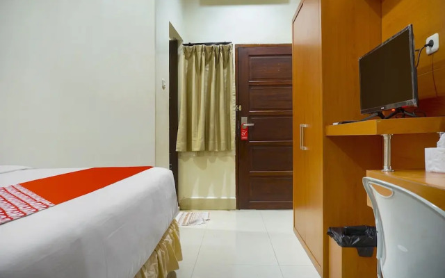 Hotel O near Mall Panakukang formerly Rika Hotel Makassar