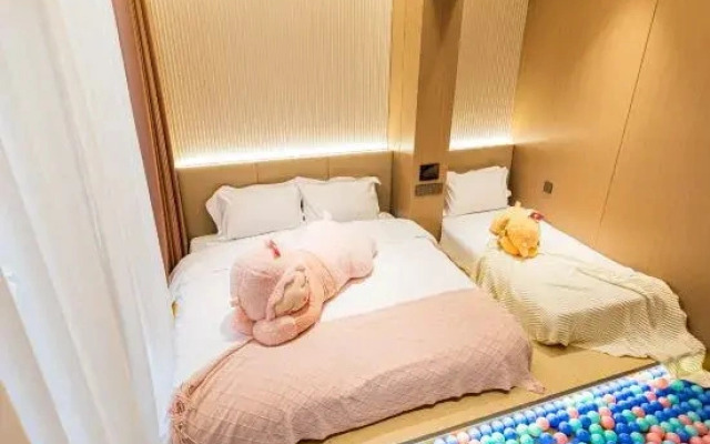 Luojia Tanhualin Garden Hotel