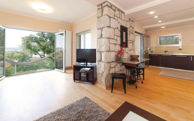 Stunning Home in Crikvenica With Wifi and 2 Bedrooms