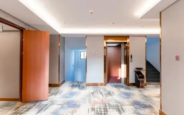 Super 8 Hotel