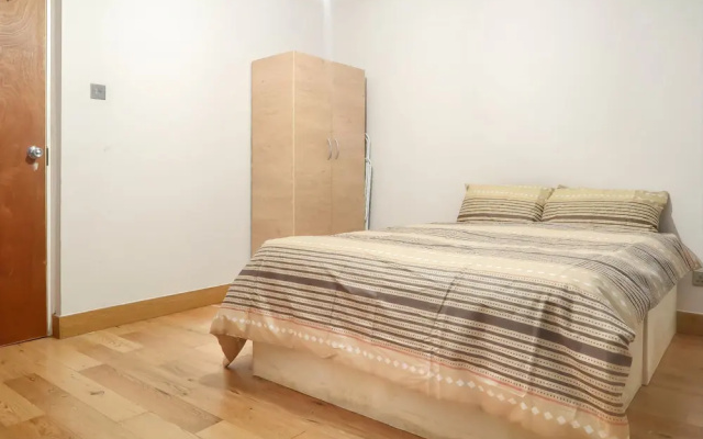 Saltwell Street - Deluxe Double Room