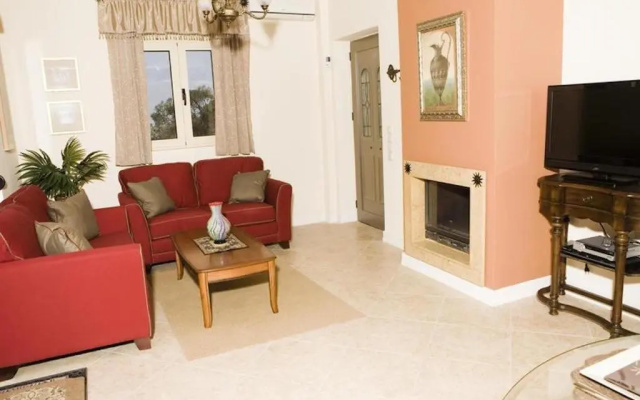 Holiday House for 8 Persons, With Swimming Pool