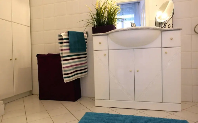 Budget Apartment by Hi5 - JÃ³zsef Attila 18.