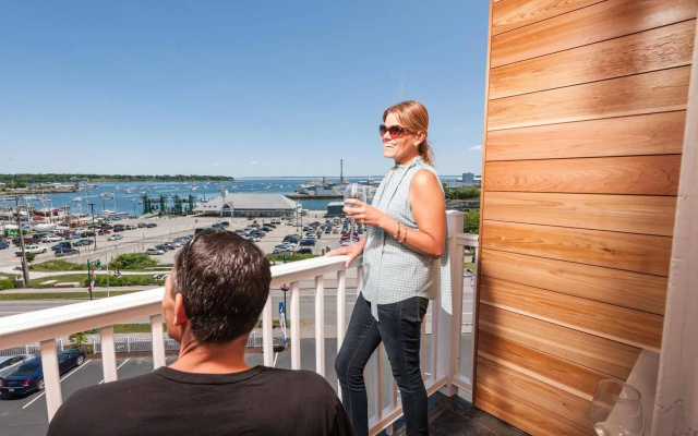Rockland Harbor Hotel