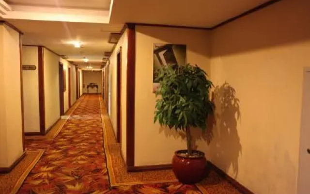 Yicheng Business Hotel