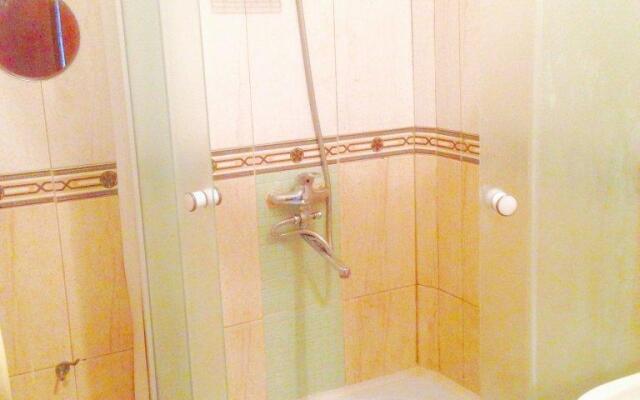 Гостиница Na 9 Aprelya Apartment в Калининграде отзывы, цены и фото номеров - забронировать гостиницу Na 9 Aprelya Apartment онлайн Калининград ванная