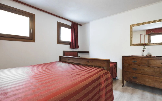 Simplistic Apartment in Miane by the Lake