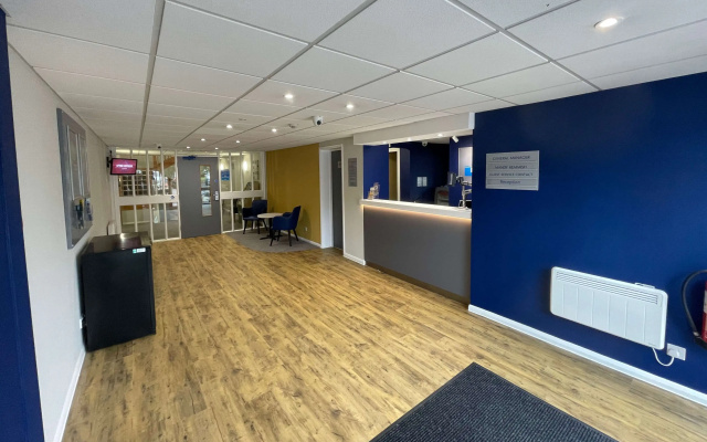 Days Inn by Wyndham Sedgemoor M5