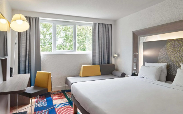 B&B HOTEL Cergy Port