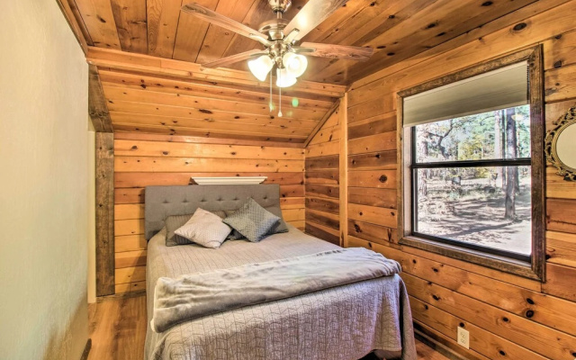 Deck & Grill: Pet-friendly Lakeside Cabin