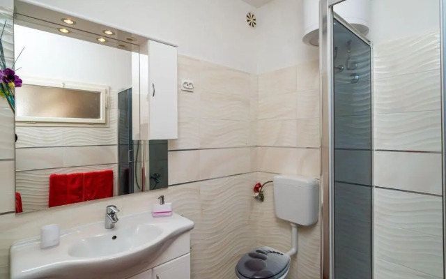 Apartments & Rooms Mara & Petrunjela