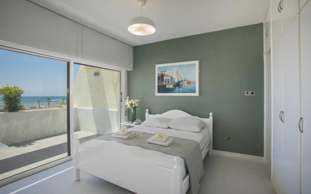 Lordos Sunshore Beachfront Suite
