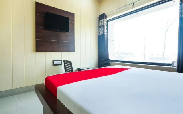 Hotel J7 International By OYO Rooms