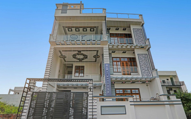 Townhouse Relax Inn