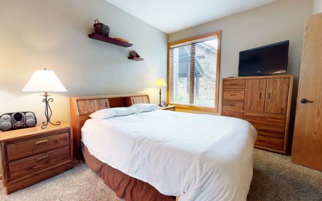 Snowcreek #859 2 Bedroom Condo