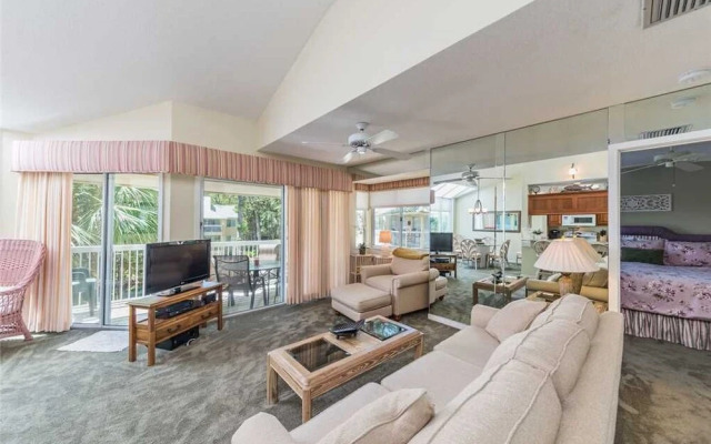 Barrington Park 706 - Two Bedroom Condo