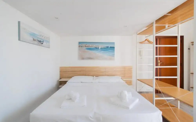 Torre Lama With Seaview Balcony by Wonderful Italy