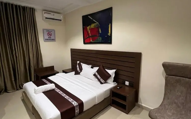 Moz One Apartments