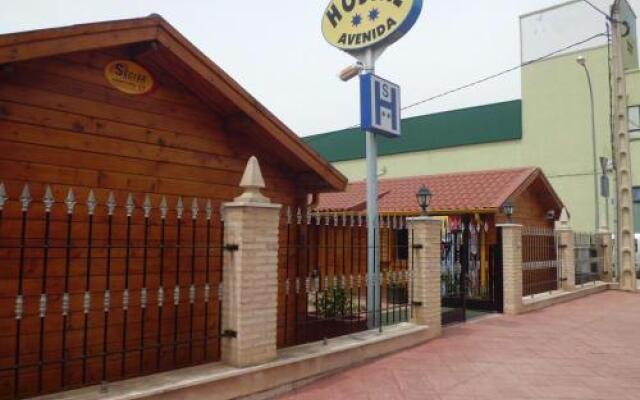 Отель Hostal Gran Avenida Саэлисес вид на фасад