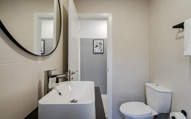 Mad Apartments by Olala Homes