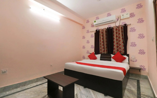 OYO 42633 Aarshi Palace