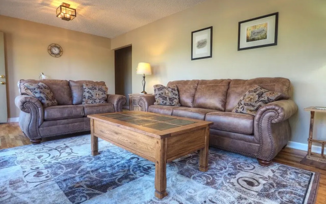 The Lake House - 3 Br Home