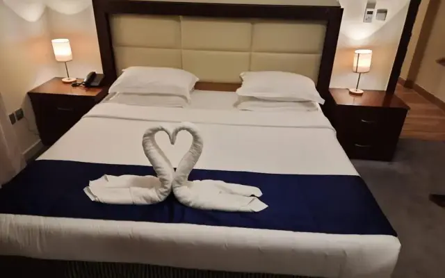 la hoya hotel suites