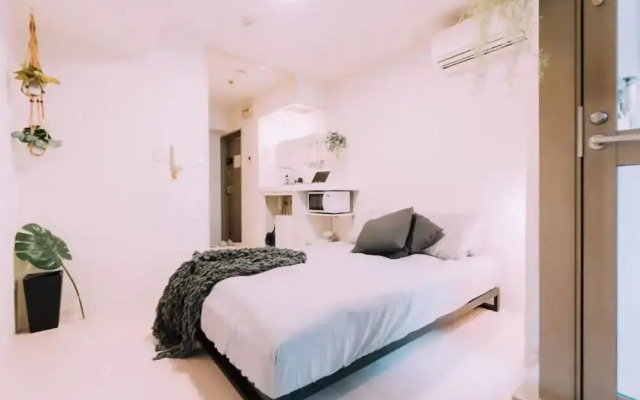 Minimalist Loft 402