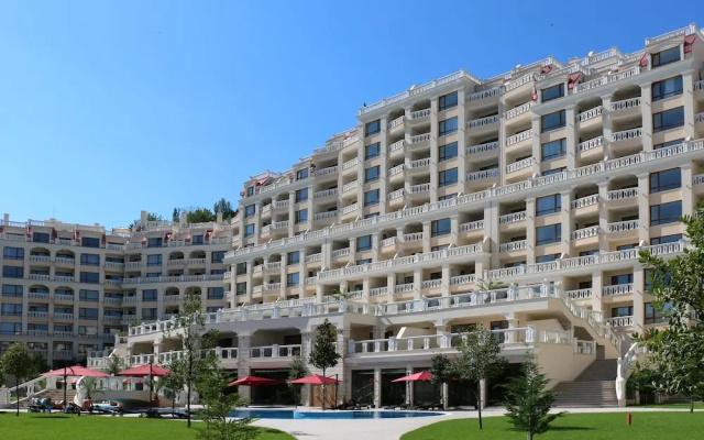 Varna South Bay Apart Complex