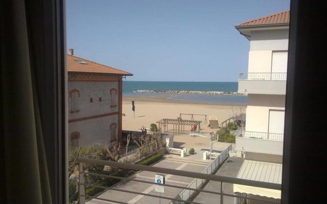 Отель Residence Belmare Италия, Римини - отзывы, цены и фото номеров - забронировать отель Residence Belmare онлайн пляж