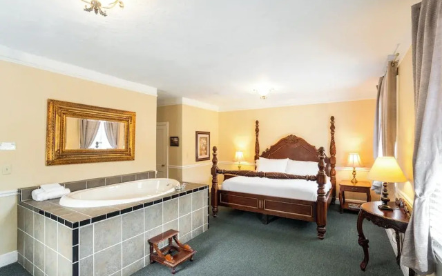 Lake Lure Inn & Spa