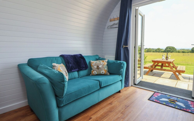 Honeypot Hideaways - Acacia