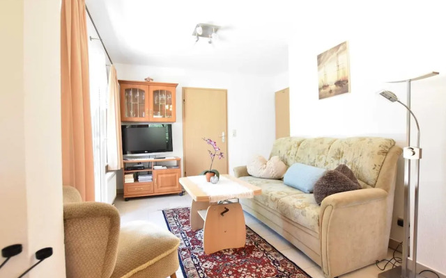 Quaint Apartment in Pepelow near Sea