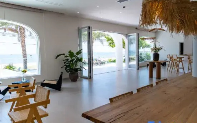 Sunset Island Luxury Seaview Homestay