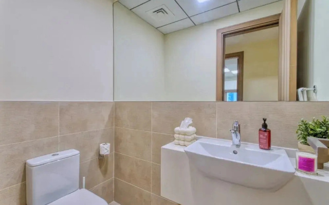 Manzil - Chic 2BR with Dubai Canal Views