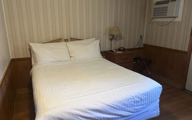 Hampton Motel