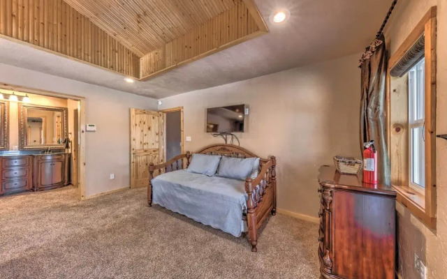 Spacious Ruidoso Home w/ Hot Tub & Fireplaces