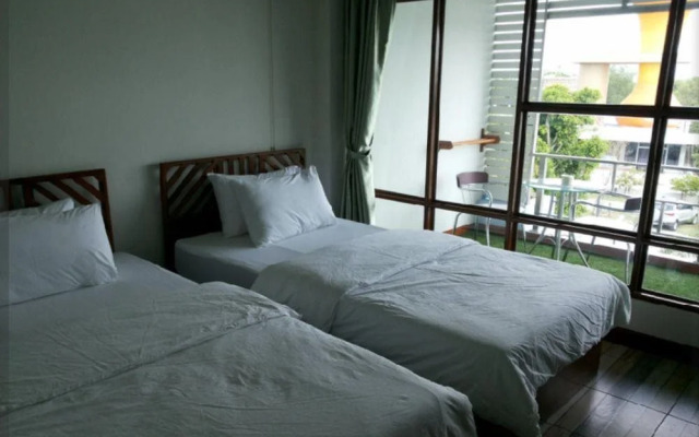 Baan Naituek