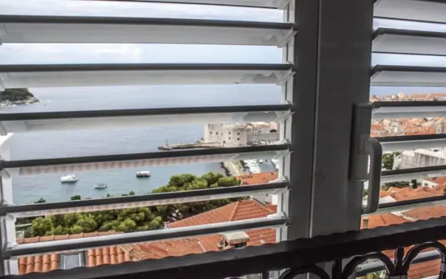 Boric Apartments