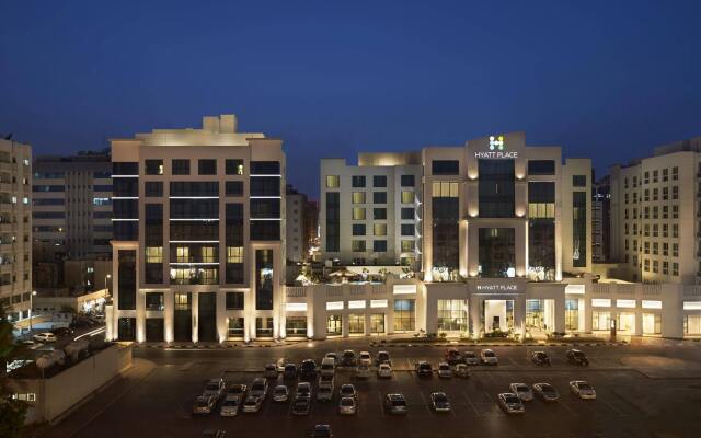 Отель Hyatt Place Dubai Al Rigga Residences вид на фасад