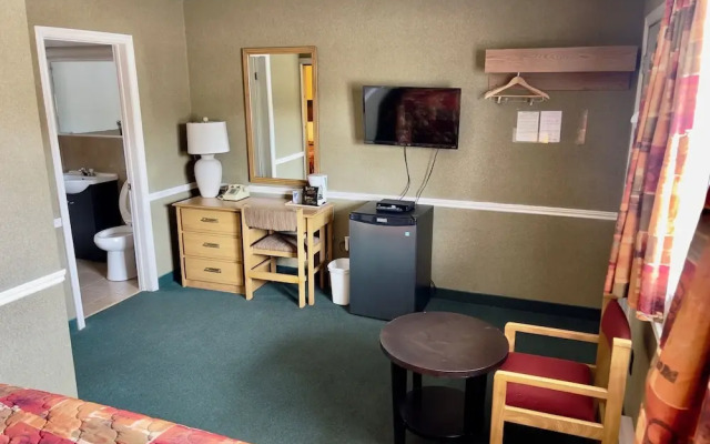 Adams Motel